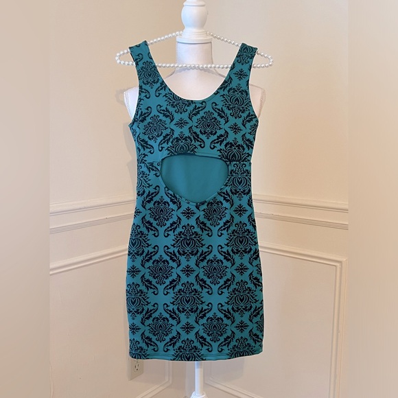 Carolina Green Mini Dress with black paisley pattern cutout lower back - Picture 2 of 4